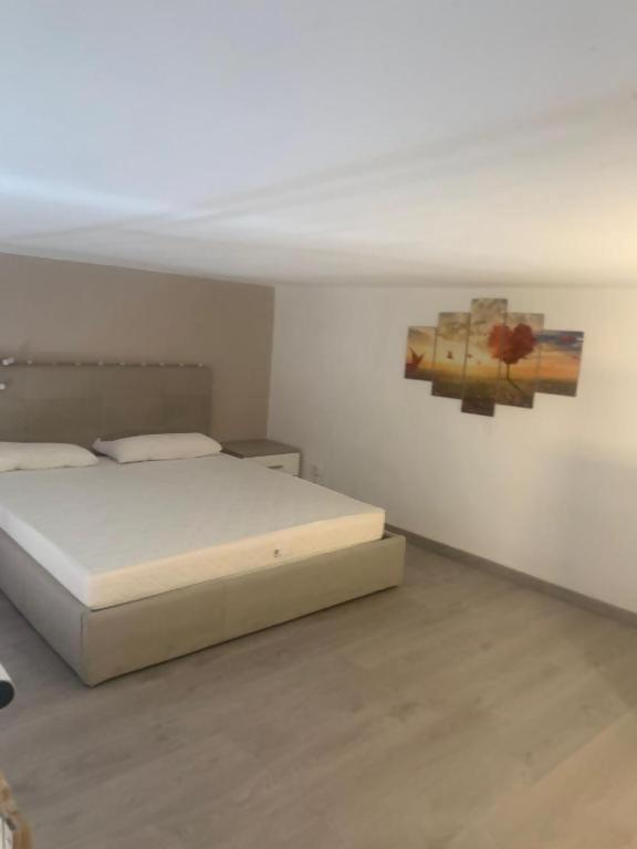 Odeon Apartment In Centro A リヴォルノ エクステリア 写真