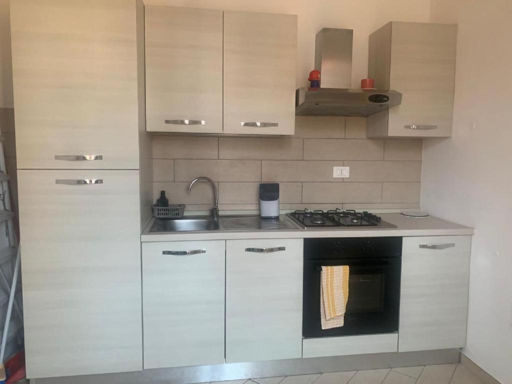 Odeon Apartment In Centro A リヴォルノ エクステリア 写真